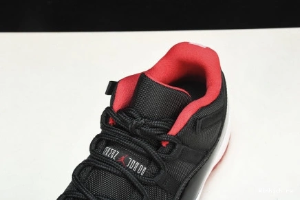 RED JORDAN LOW RETRO BLACK 